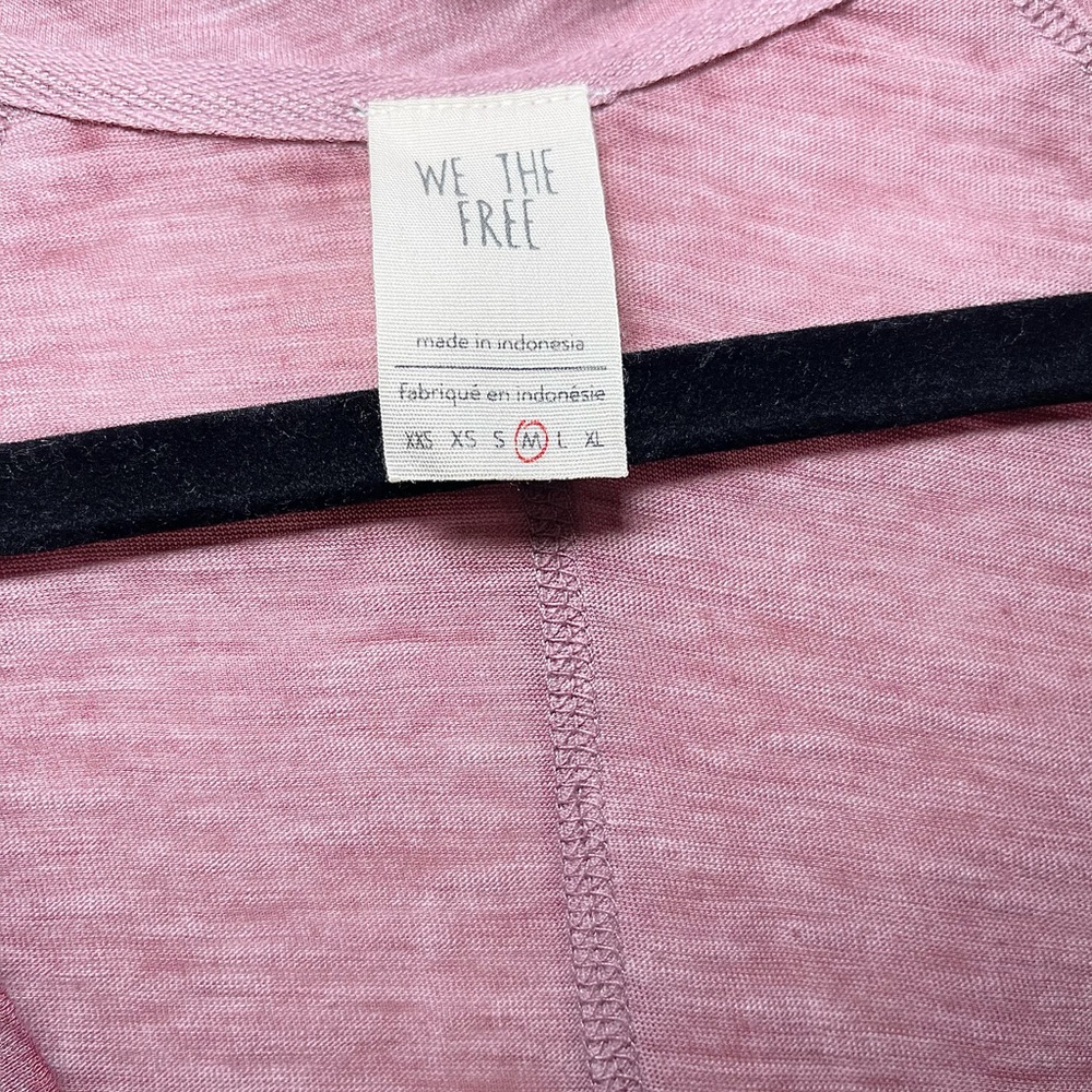 Free People Women’s Clementine V-Neck Short Sleeve Tee in Berry Size Medium - Picture 12 of 15